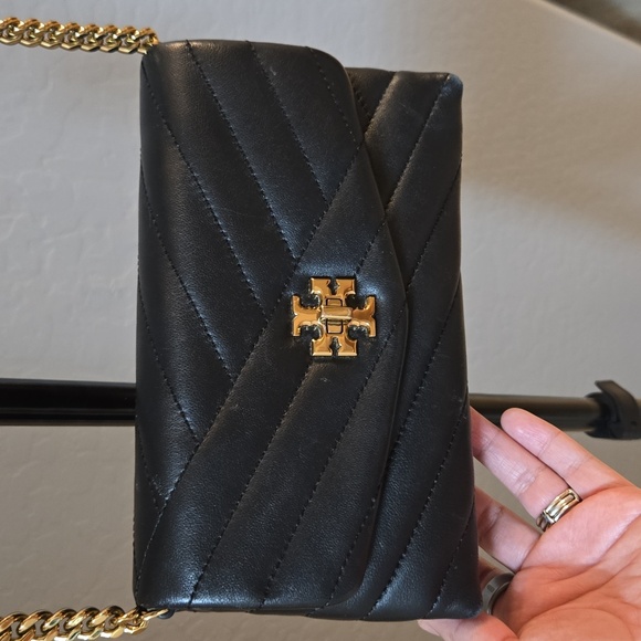 Tory Burch Kira Chevron Quilted Chain Wallet – Black Napa Leather - Picture 14 of 17